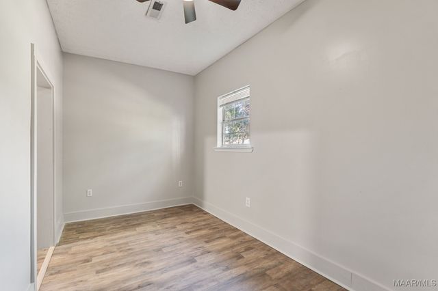 203 Briar Loop Road, Deatsville, AL 36022