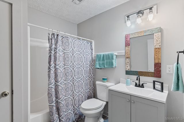 203 Briar Loop Road, Deatsville, AL 36022