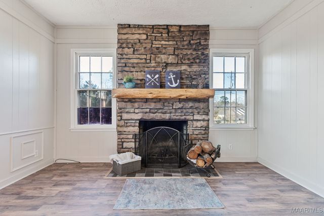 203 Briar Loop Road, Deatsville, AL 36022