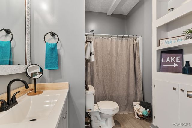 203 Briar Loop Road, Deatsville, AL 36022