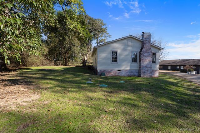 203 Briar Loop Road, Deatsville, AL 36022