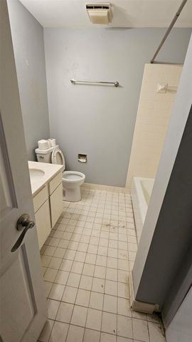 661 Bering Drive 407, Houston, TX 77057