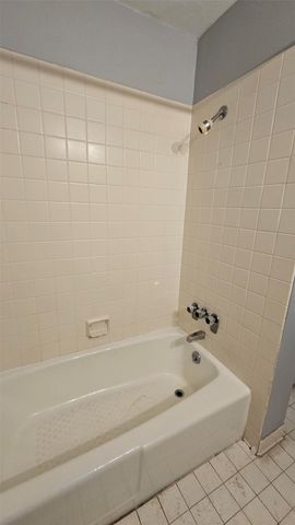 661 Bering Drive 407, Houston, TX 77057