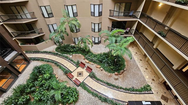 661 Bering Drive 407, Houston, TX 77057