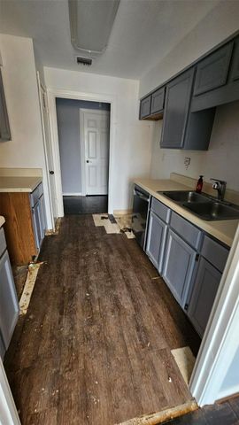661 Bering Drive 407, Houston, TX 77057