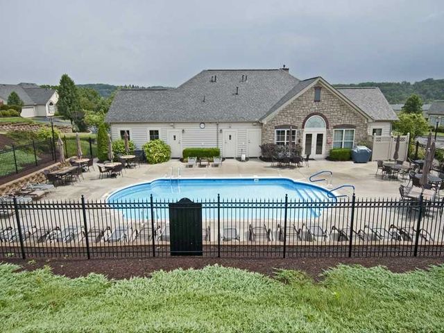 252 FAIR MEADOW DRIVE, Chartiers, PA 15301