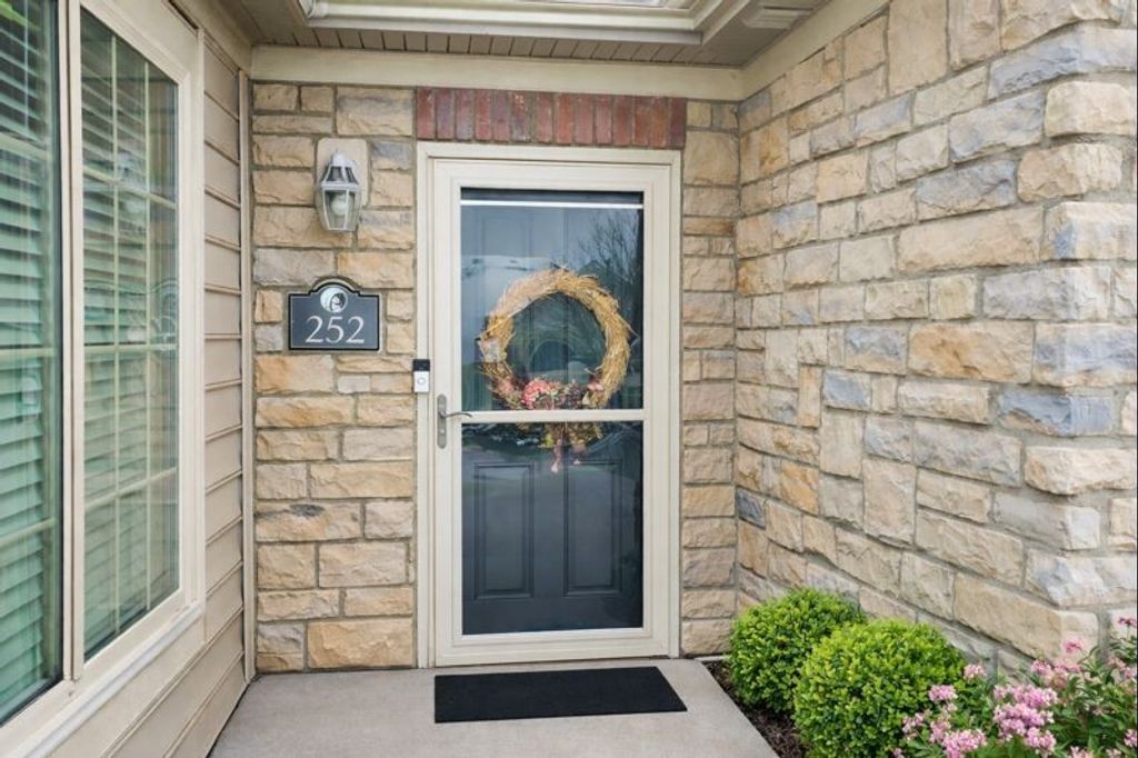 252 FAIR MEADOW DRIVE, Chartiers, PA 15301