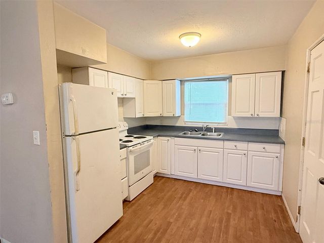 1650 30TH AVENUE N, St Petersburg, FL 33713