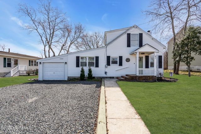 82 Clearwater Drive, Waretown, NJ 08758