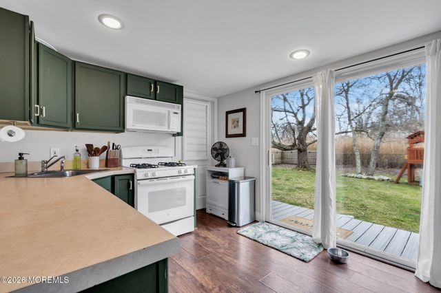 82 Clearwater Drive, Waretown, NJ 08758