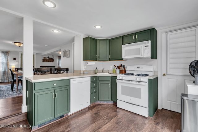 82 Clearwater Drive, Waretown, NJ 08758