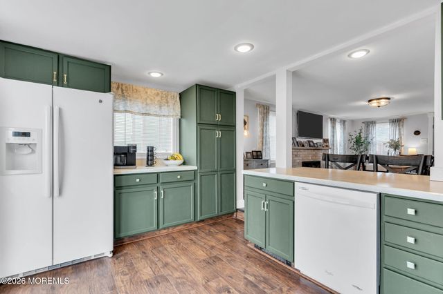 82 Clearwater Drive, Waretown, NJ 08758