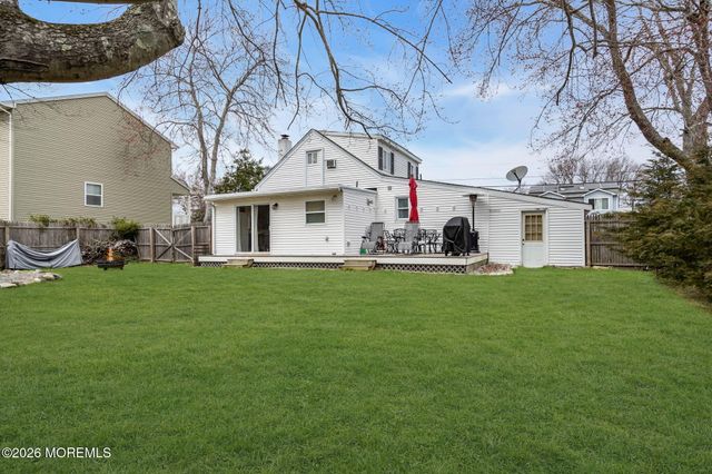 82 Clearwater Drive, Waretown, NJ 08758