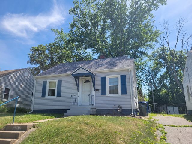 2142 Frisco Drive, Davenport, IA 52804