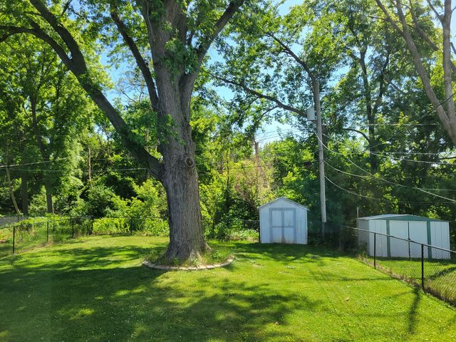 2142 Frisco Drive, Davenport, IA 52804