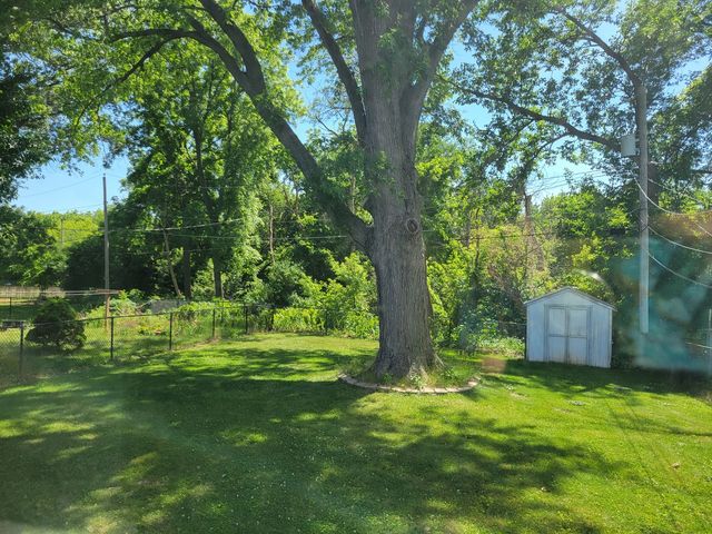 2142 Frisco Drive, Davenport, IA 52804