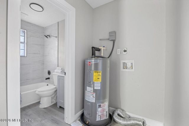 3138 N 3RD ST Circle, Jacksonville, FL 32254