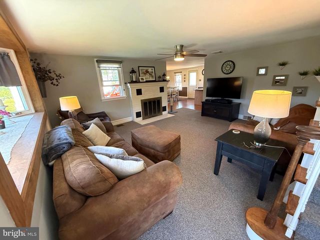1495 CEDAR HILL RD, Pottstown, PA 19464