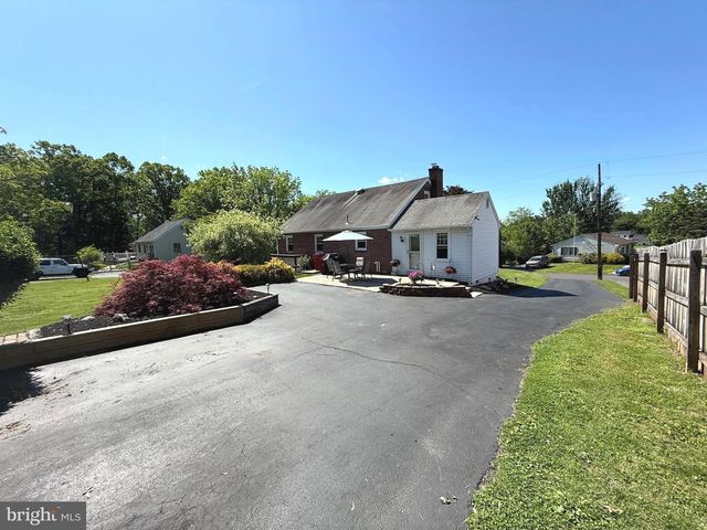 1495 CEDAR HILL RD, Pottstown, PA 19464
