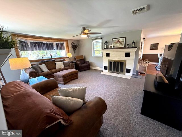 1495 CEDAR HILL RD, Pottstown, PA 19464
