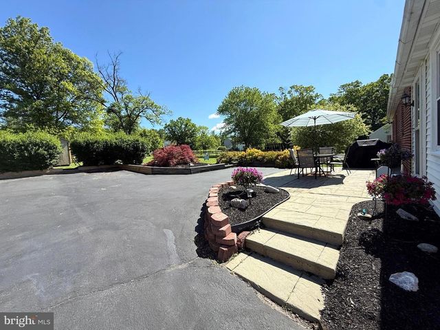 1495 CEDAR HILL RD, Pottstown, PA 19464