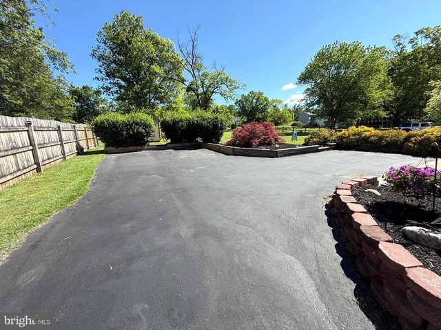 1495 CEDAR HILL RD, Pottstown, PA 19464