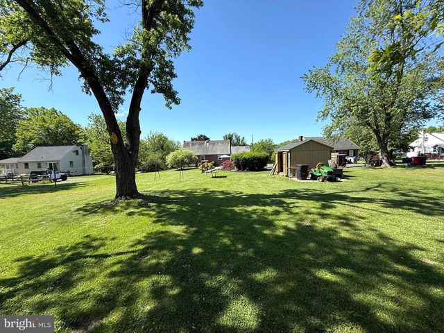 1495 CEDAR HILL RD, Pottstown, PA 19464