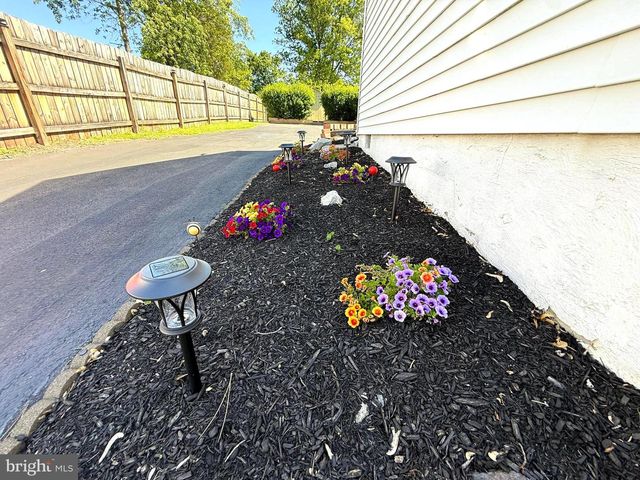 1495 CEDAR HILL RD, Pottstown, PA 19464