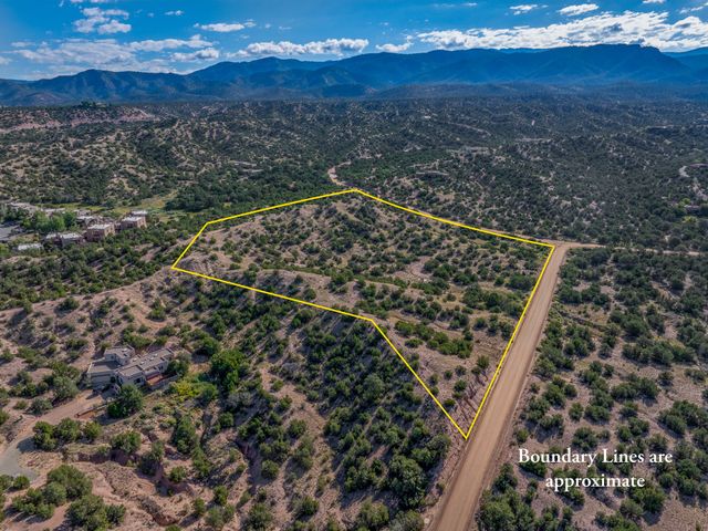 43 Calle Cielo, Santa Fe, NM 87506