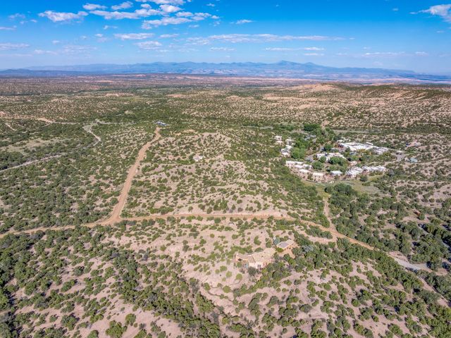 43 Calle Cielo, Santa Fe, NM 87506