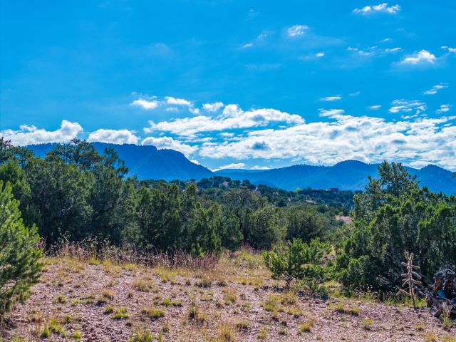 43 Calle Cielo, Santa Fe, NM 87506