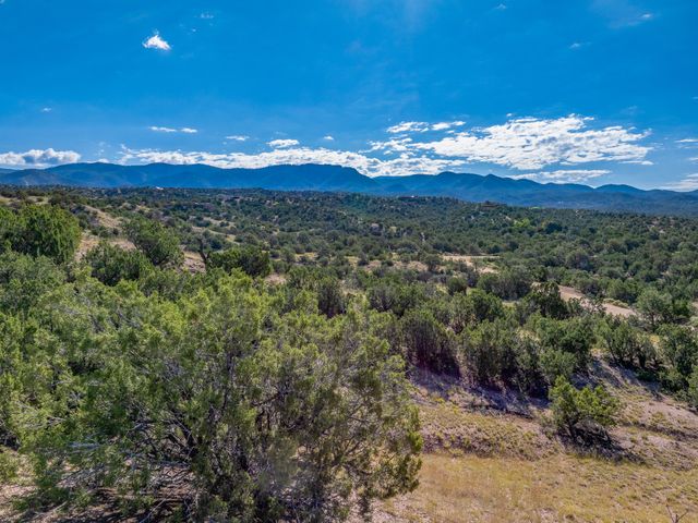 43 Calle Cielo, Santa Fe, NM 87506