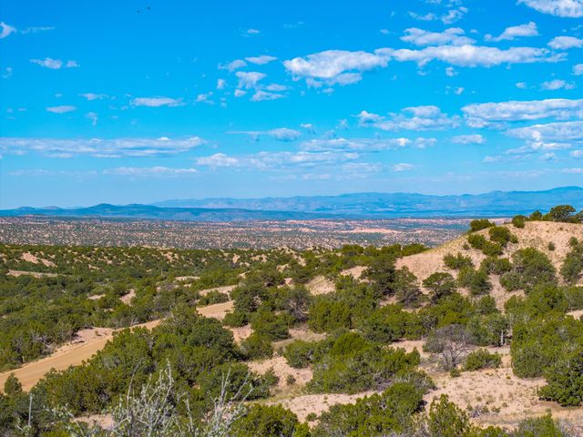 43 Calle Cielo, Santa Fe, NM 87506