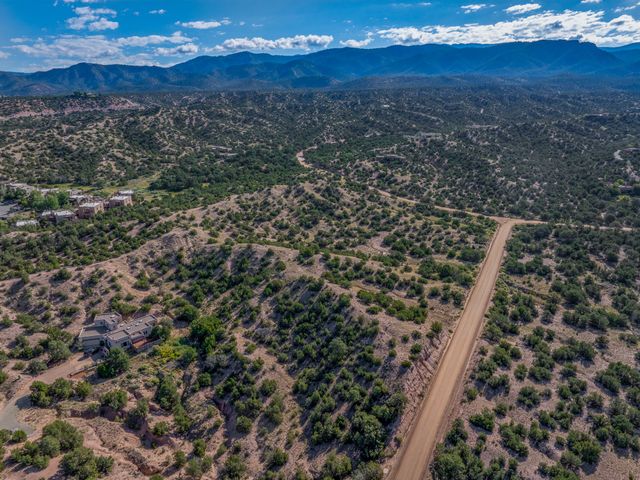 43 Calle Cielo, Santa Fe, NM 87506