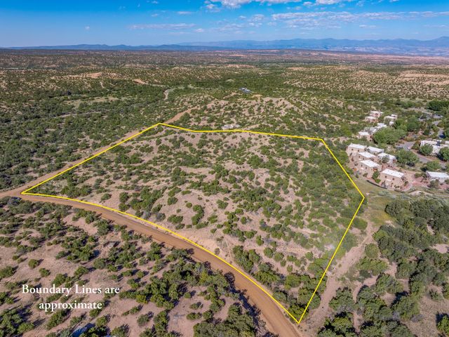 43 Calle Cielo, Santa Fe, NM 87506