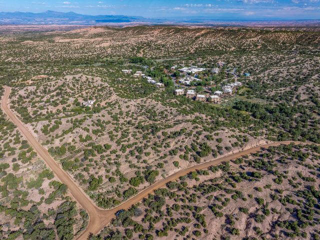 43 Calle Cielo, Santa Fe, NM 87506