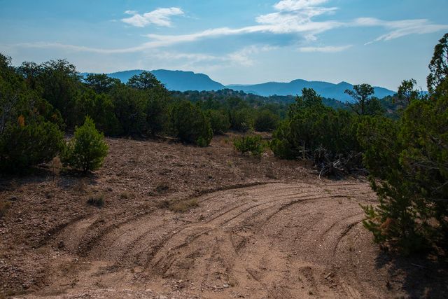 43 Calle Cielo, Santa Fe, NM 87506