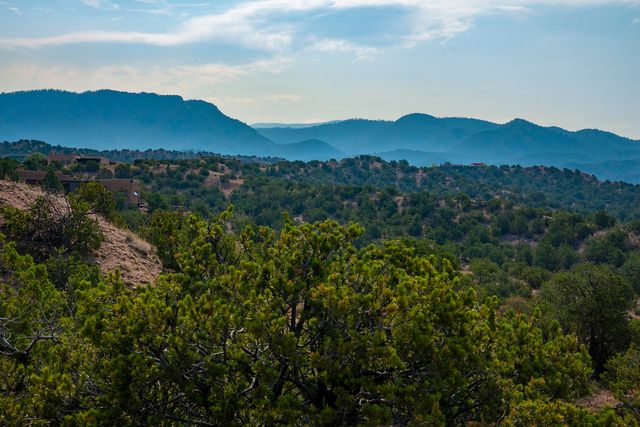 43 Calle Cielo, Santa Fe, NM 87506