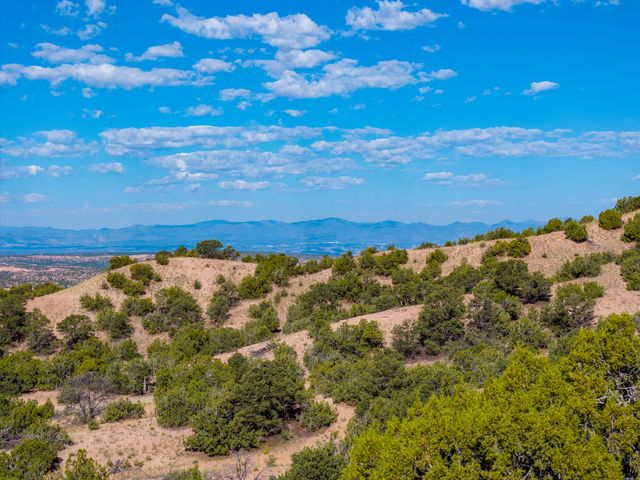 43 Calle Cielo, Santa Fe, NM 87506