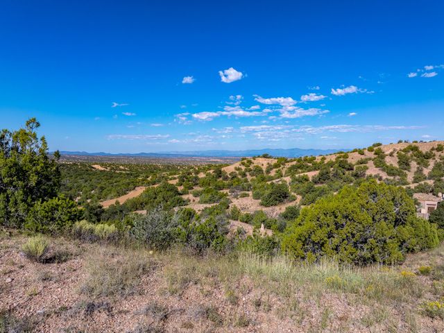 43 Calle Cielo, Santa Fe, NM 87506