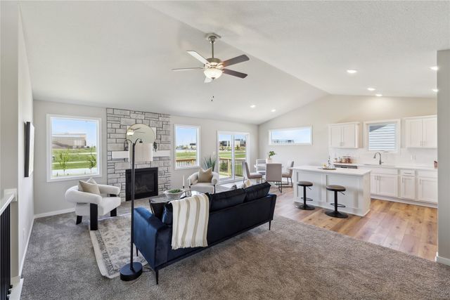 1465 NW Bull Run Court, Waukee, IA 50263