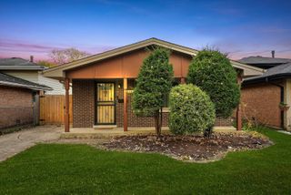 14116 S Hoxie Avenue, Burnham, IL 60633