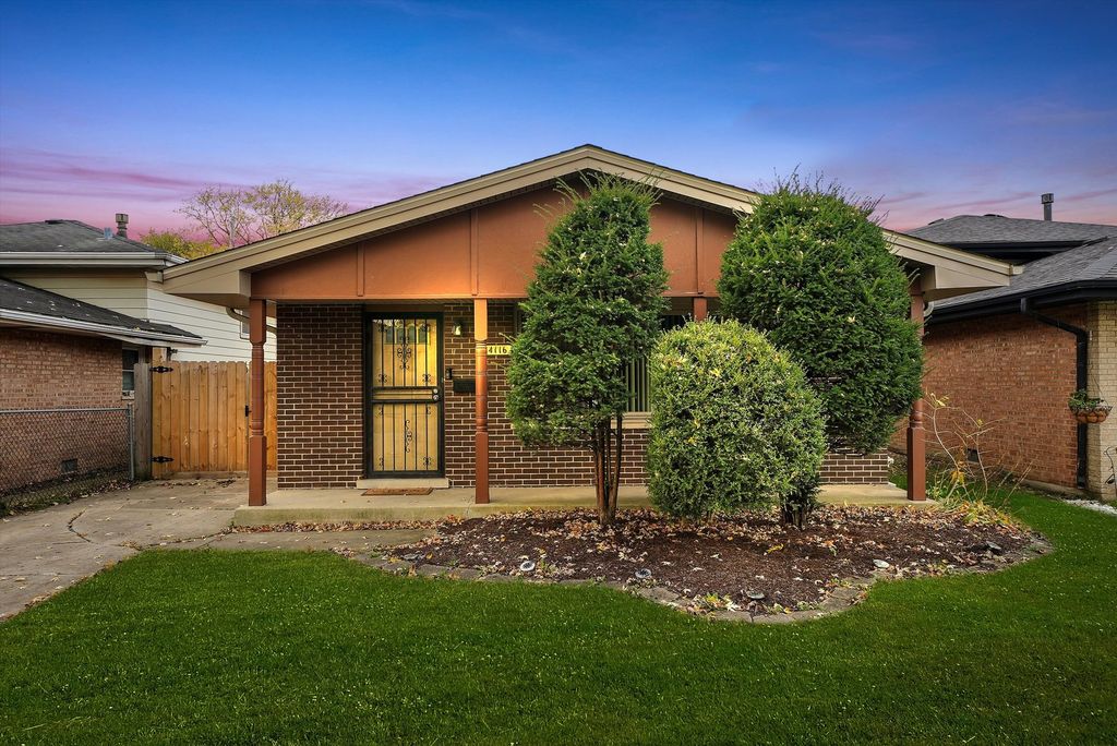 14116 S Hoxie Avenue, Burnham, IL 60633