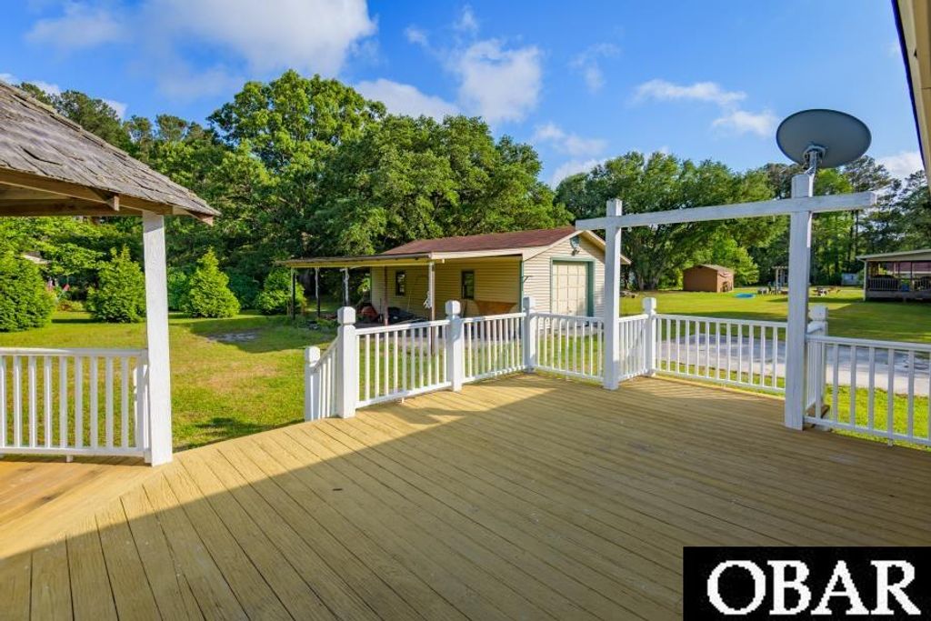 Image 36 of property listing at 128 Creefs Ridge Road lot 18, Manteo, NC 27954