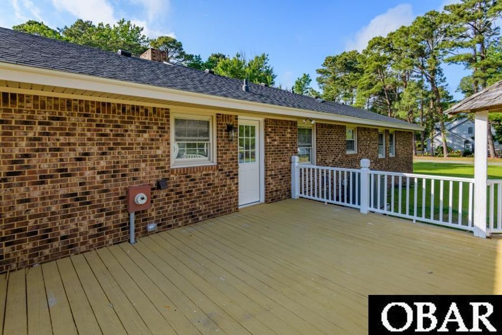 Image 37 of property listing at 128 Creefs Ridge Road lot 18, Manteo, NC 27954
