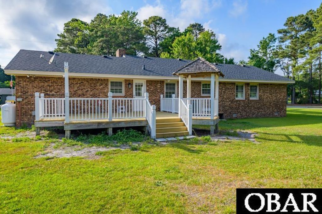 Image 40 of property listing at 128 Creefs Ridge Road lot 18, Manteo, NC 27954