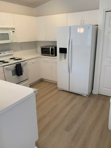 16323 SW 6th Street, Pembroke Pines, FL 33027