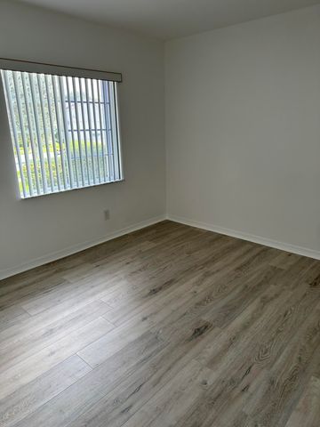 16323 SW 6th Street, Pembroke Pines, FL 33027
