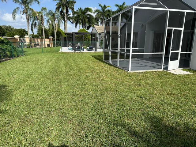 16323 SW 6th Street, Pembroke Pines, FL 33027
