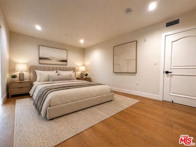 1146 Hacienda Place 2, West Hollywood, CA 90069